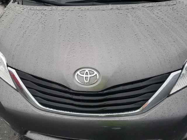 5TDKK3DC9BS125135 - 2011 TOYOTA SIENNA LE ნაცრისფერი ფოტო 12