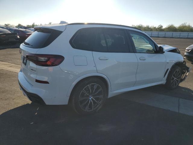 5UXCR4C0XM9F64103 - 2021 BMW X5 SDRIVE 40I WHITE photo 3