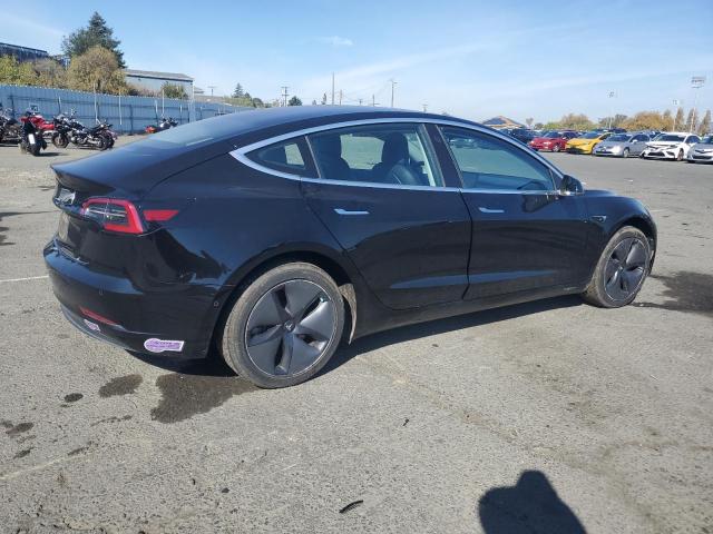 5YJ3E1EA4JF039697 - 2018 TESLA MODEL 3 Чорний фото 3