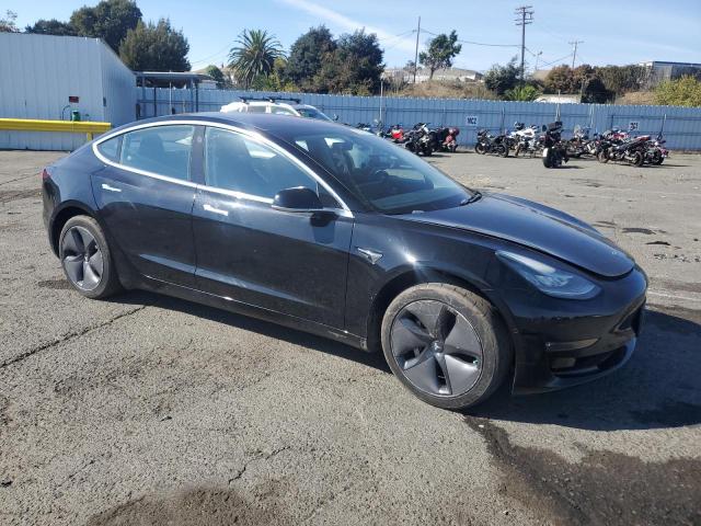 5YJ3E1EA4JF039697 - 2018 TESLA MODEL 3 Чорний фото 4