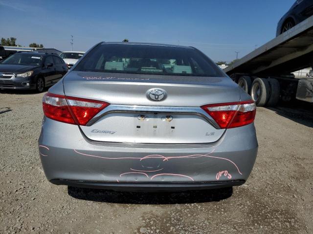 4T1BF1FK1HU785778 - 2017 TOYOTA CAMRY LE SILVER photo 6