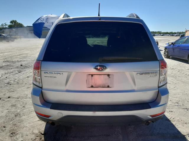 JF2SHADC9DH419808 - 2013 SUBARU FORESTER 2.5X PREMIUM 银色 照片 6
