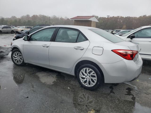 2T1BURHEXHC930555 - 2017 TOYOTA COROLLA L ვერცხლისფერი ფოტო 2