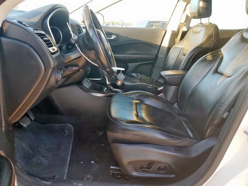 3C4NJCCB4KT725835 - 2019 JEEP COMPASS LIMITED 白色 照片 7