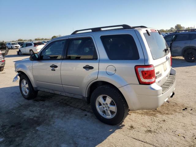 1FMCU9DG3AKC48788 - 2010 FORD ESCAPE XLT SILVER photo 2