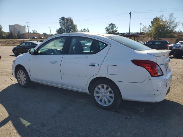 3N1CN7AP8JL841803 - 2018 NISSAN VERSA S WHITE photo 2