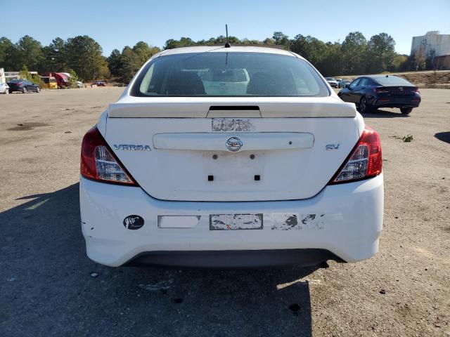 3N1CN7AP8JL841803 - 2018 NISSAN VERSA S WHITE photo 6