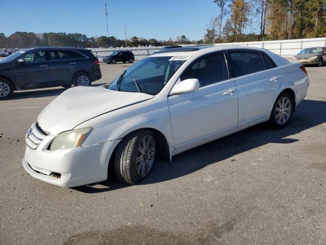 2006 TOYOTA AVALON XL, 