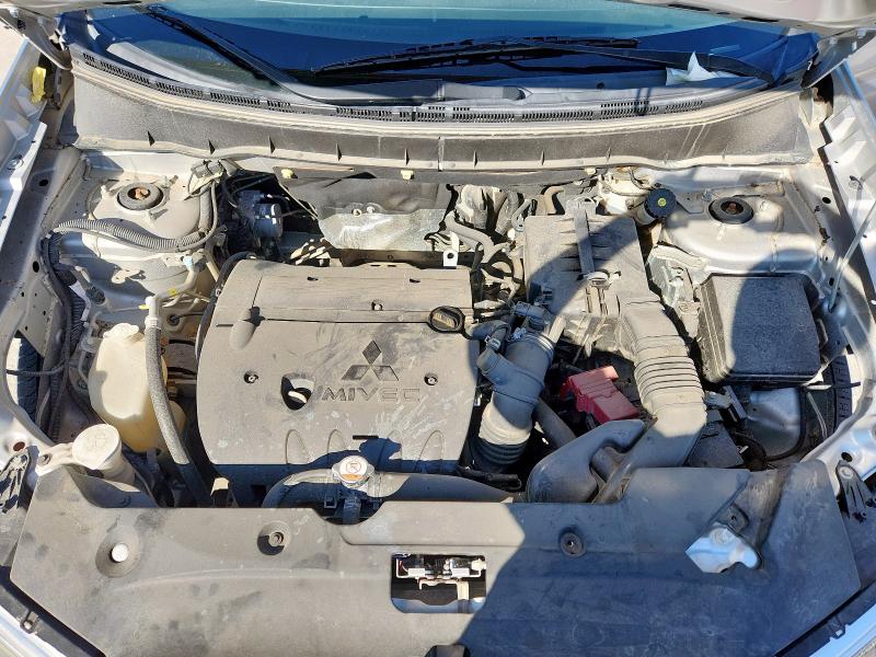 JA4AP3AU2JU005093 - 2018 MITSUBISHI OUTLANDER ES Արծաթագույն լուսանկար 11