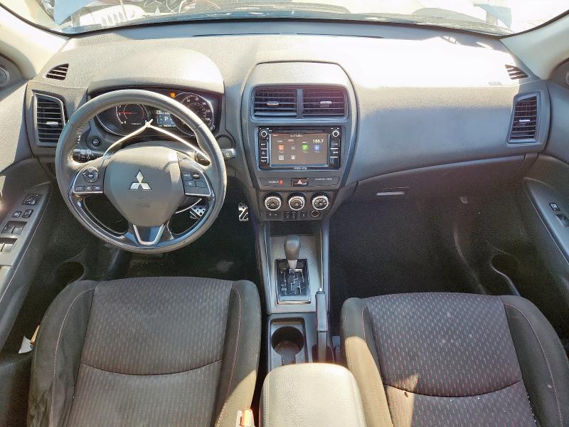 JA4AP3AU2JU005093 - 2018 MITSUBISHI OUTLANDER ES Արծաթագույն լուսանկար 8