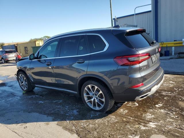 5UXCR6C52KLL03682 - 2019 BMW X5 XDRIVE40I GRAY photo 2