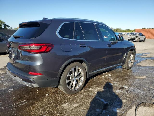 5UXCR6C52KLL03682 - 2019 BMW X5 XDRIVE40I GRAY photo 3