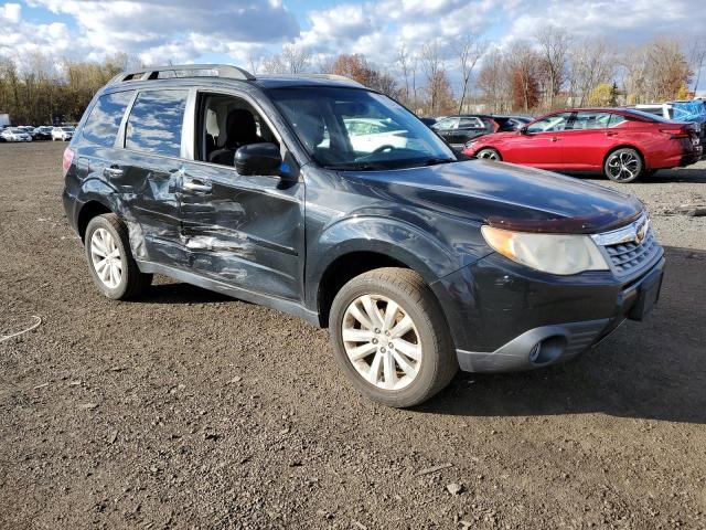 JF2SHADC7CH418610 - 2012 SUBARU FORESTER 2.5X PREMIUM BLACK photo 4