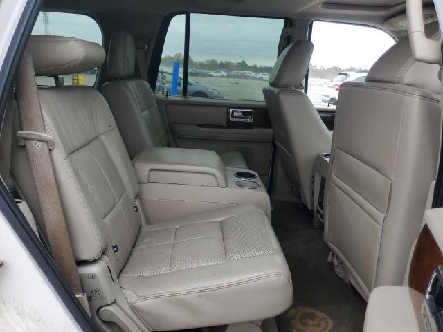 5LMJJ2J51BEJ07001 - 2011 LINCOLN NAVIGATOR WHITE photo 11