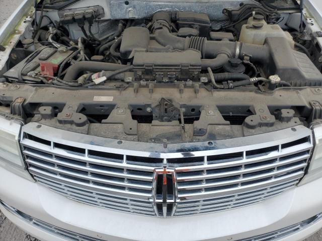5LMJJ2J51BEJ07001 - 2011 LINCOLN NAVIGATOR WHITE photo 12