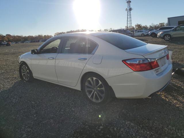 1HGCR2F5XFA073026 - 2015 HONDA ACCORD SPORT WHITE photo 2