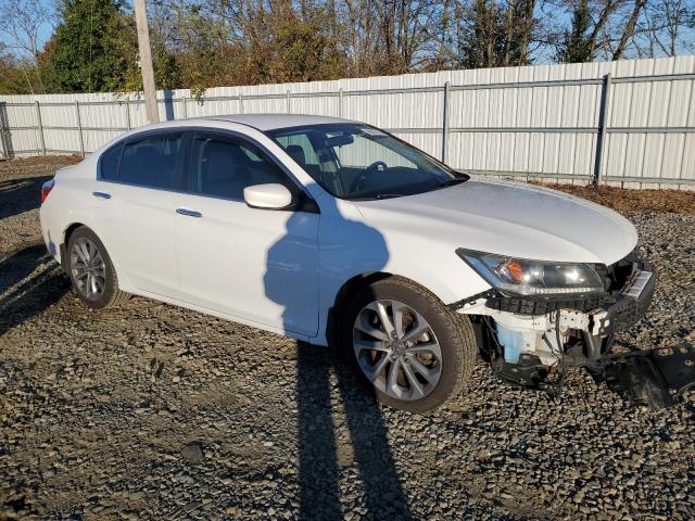 1HGCR2F5XFA073026 - 2015 HONDA ACCORD SPORT WHITE photo 4