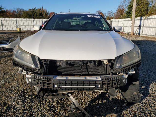 1HGCR2F5XFA073026 - 2015 HONDA ACCORD SPORT WHITE photo 5