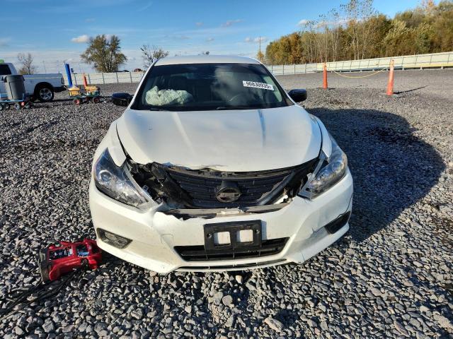 1N4AL3APXJC222415 - 2018 NISSAN ALTIMA 2.5 أبيض صورة 5