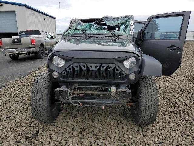 1C4BJWDG5JL840291 - 2018 JEEP WRANGLER U SPORT CHARCOAL photo 5