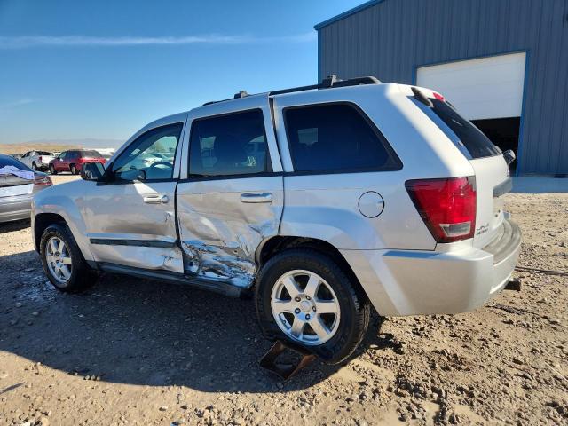 1J8GR48K08C120031 - 2008 JEEP GRAND CHER LAREDO SILVER photo 2