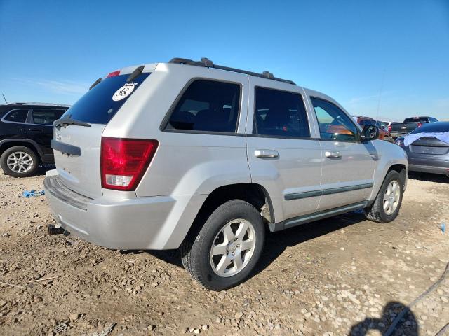 1J8GR48K08C120031 - 2008 JEEP GRAND CHER LAREDO SILVER photo 3