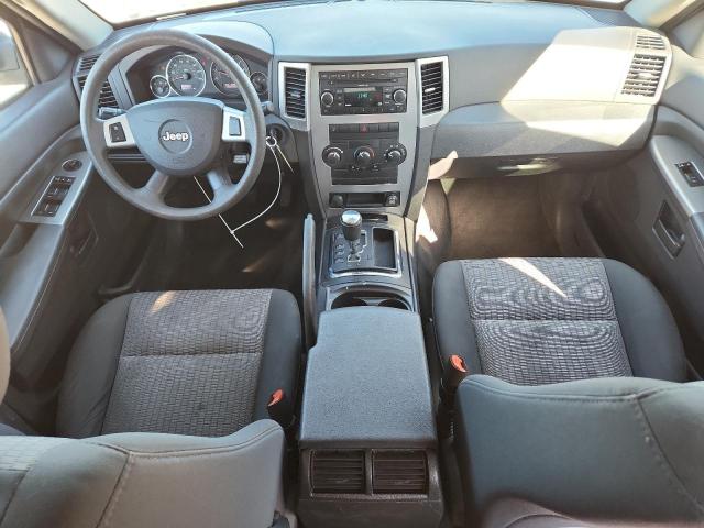 1J8GR48K08C120031 - 2008 JEEP GRAND CHER LAREDO SILVER photo 8