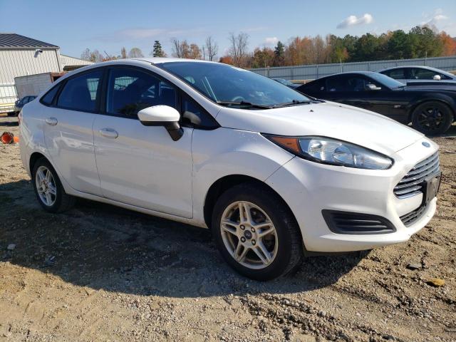 3FADP4BJ7KM114254 - 2019 FORD FIESTA SE 白色 照片 4