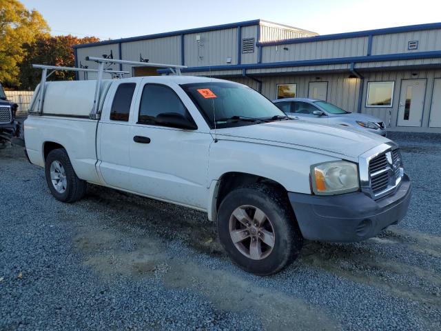 1D7HE22N25S329552 - 2005 DODGE DAKOTA ST WHITE photo 4