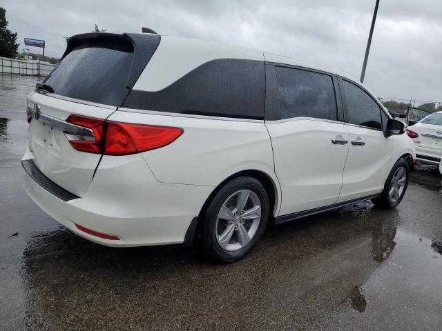 5FNRL6H74JB092252 - 2018 HONDA ODYSSEY EXL WHITE photo 3