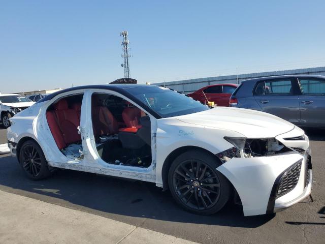 4T1K61AK5PU101806 - 2023 TOYOTA CAMRY XSE WHITE photo 4