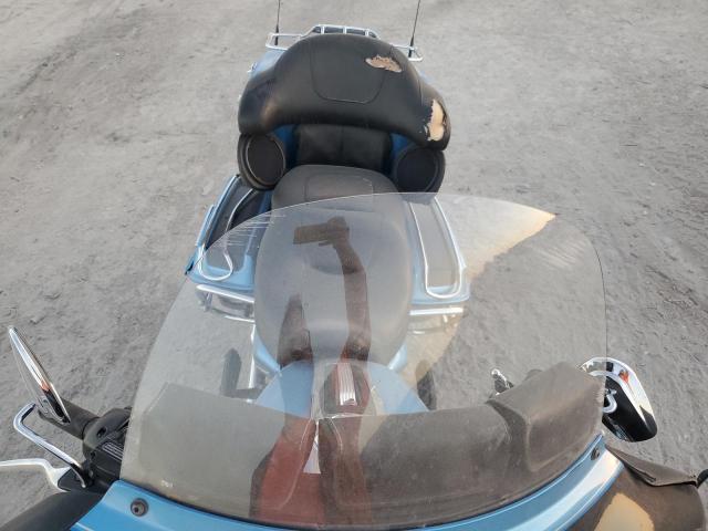 1HD1FC412BB660652 - 2011 HARLEY-DAVIDSON FLHTCU Blau Foto 5