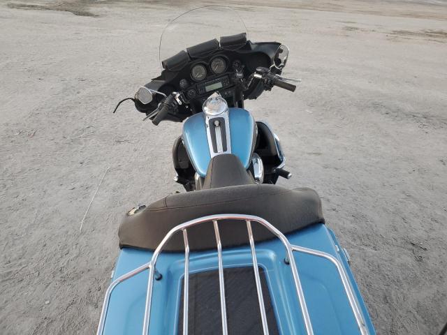 1HD1FC412BB660652 - 2011 HARLEY-DAVIDSON FLHTCU Blau Foto 6