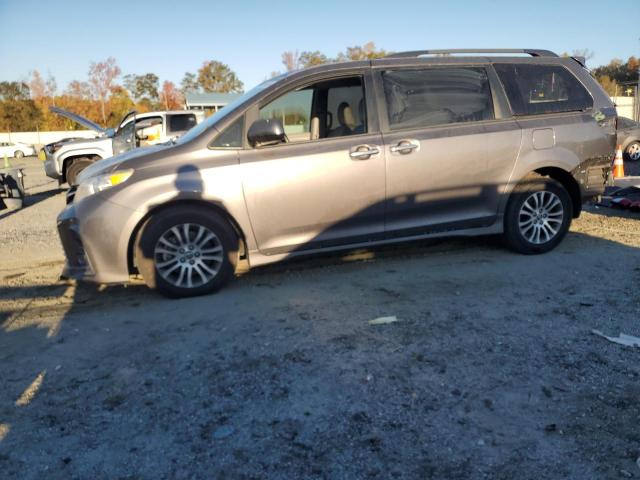 2019 TOYOTA SIENNA XLE, 