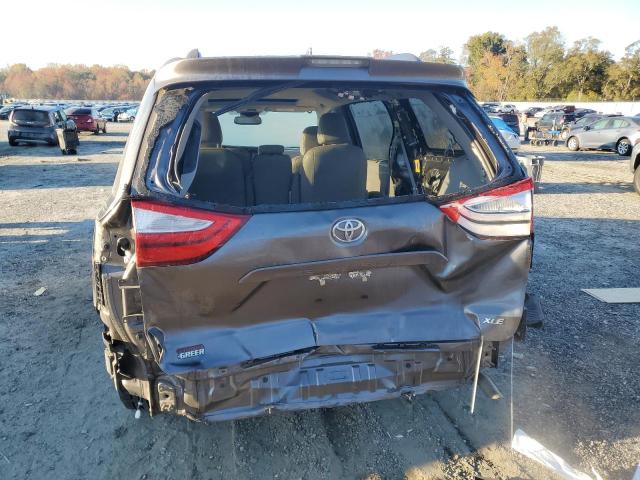 5TDYZ3DC2KS980913 - 2019 TOYOTA SIENNA XLE 灰色 照片 6