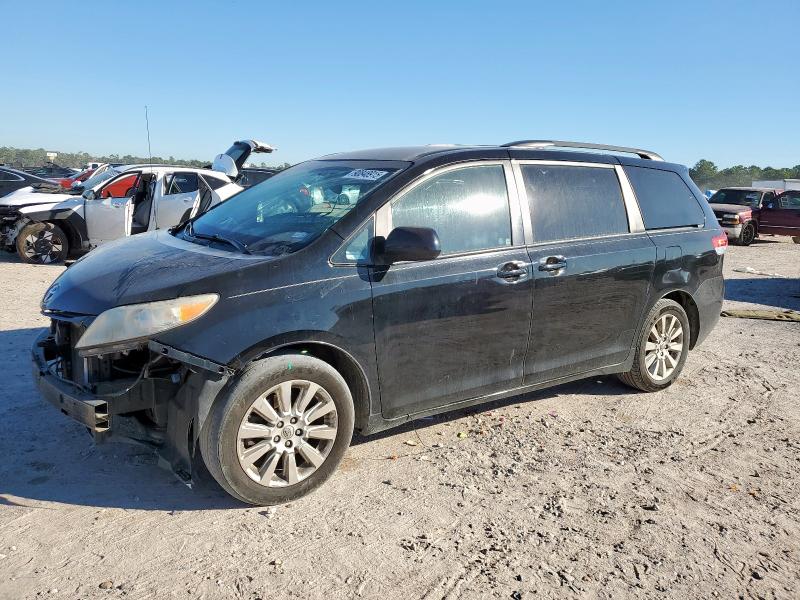 2014 TOYOTA SIENNA LE, 
