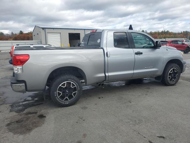 5TFUM5F16BX025157 - 2011 TOYOTA TUNDRA DOUBLE CAB SR5 SILVER photo 3