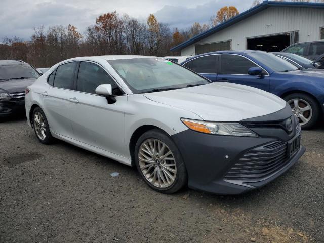 4T1B11HK8JU060714 - 2018 TOYOTA CAMRY L 白色 照片 4