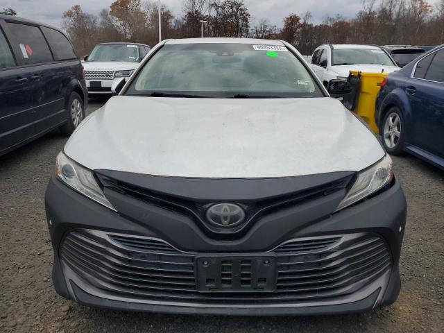 4T1B11HK8JU060714 - 2018 TOYOTA CAMRY L 白色 照片 5