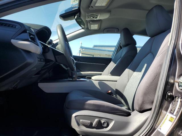 4T1C31AK1LU540086 - 2020 TOYOTA CAMRY LE GRAY photo 7