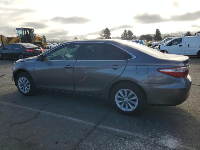 4T1BF1FK1HU704214 - 2017 TOYOTA CAMRY LE GRAY photo 2