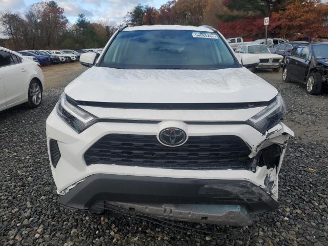 4T3RWRFV9SU165170 - 2025 TOYOTA RAV4 XLE WHITE photo 5