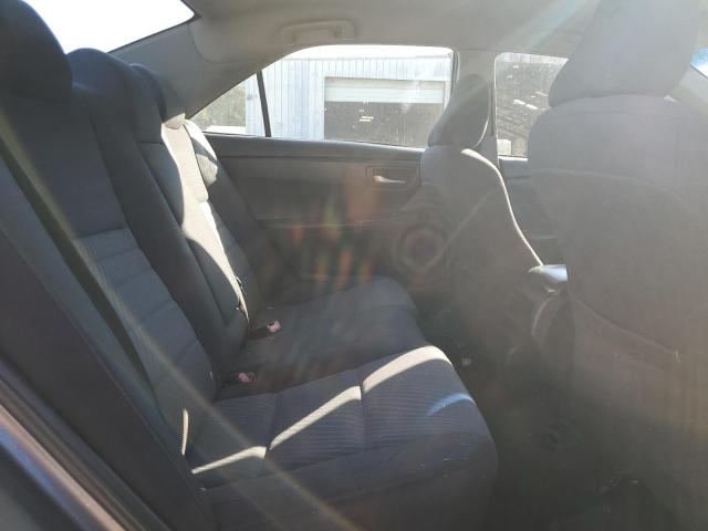 4T4BF1FK0FR453883 - 2015 TOYOTA CAMRY LE GRAY photo 10