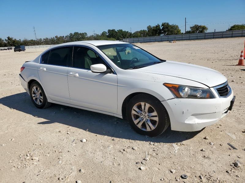 1HGCP2F46AA083574 - 2010 HONDA ACCORD LXP WHITE photo 4