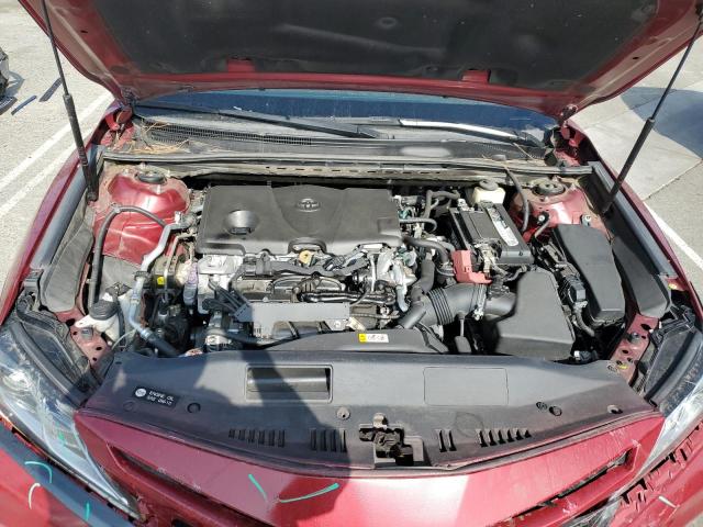4T1B11HK4JU662073 - 2018 TOYOTA CAMRY L RED photo 11