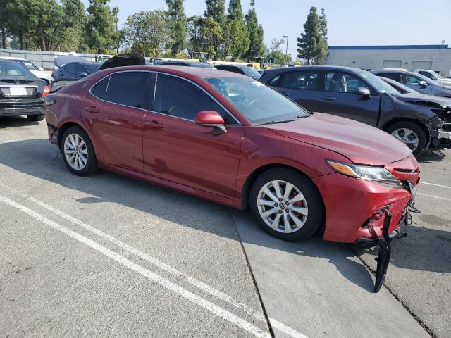 4T1B11HK4JU662073 - 2018 TOYOTA CAMRY L RED photo 4
