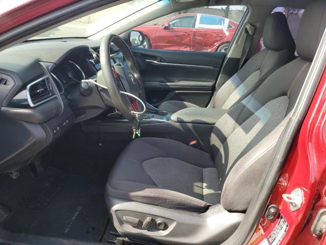 4T1B11HK4JU662073 - 2018 TOYOTA CAMRY L RED photo 7