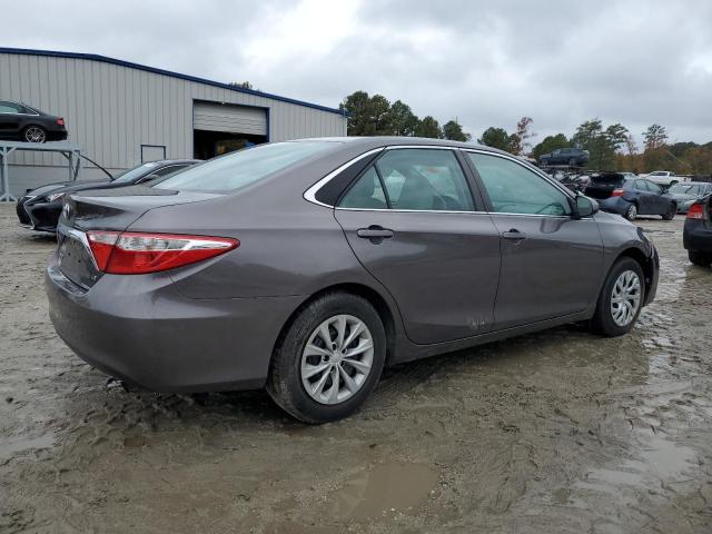 4T1BF1FK1HU342157 - 2017 TOYOTA CAMRY LE 灰色 照片 3