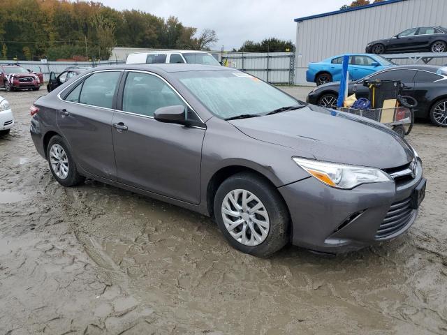 4T1BF1FK1HU342157 - 2017 TOYOTA CAMRY LE 灰色 照片 4