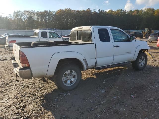5TEUX42N06Z191182 - 2006 TOYOTA TACOMA ACCESS CAB WHITE photo 3